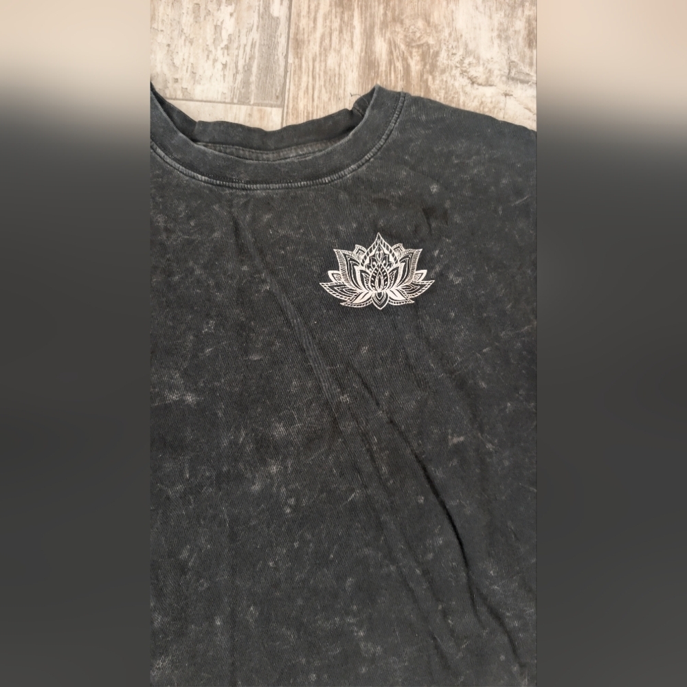 Carbon Copy Black Crewneck Tee with White Label - Picture 2 of 6